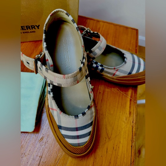 LIKE NEW BURBERRY Nova Check Mary Jane Sneaker - Picture 1 of 6